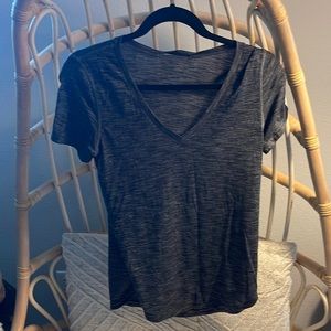 Women’s Gray lululemon workout t-shirt